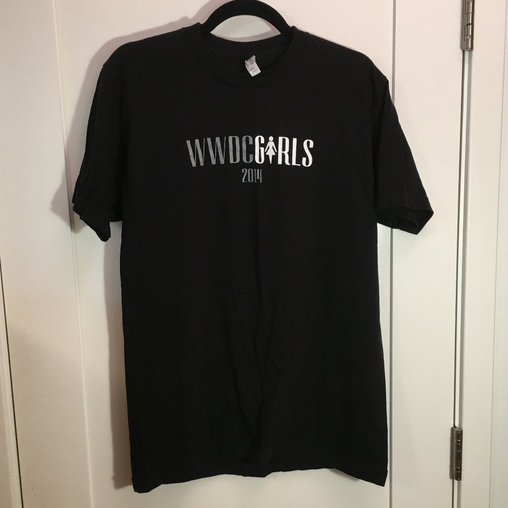 New APPLE Women in Tech “WWDCGirls” t-shirt from WWDC Unisex L